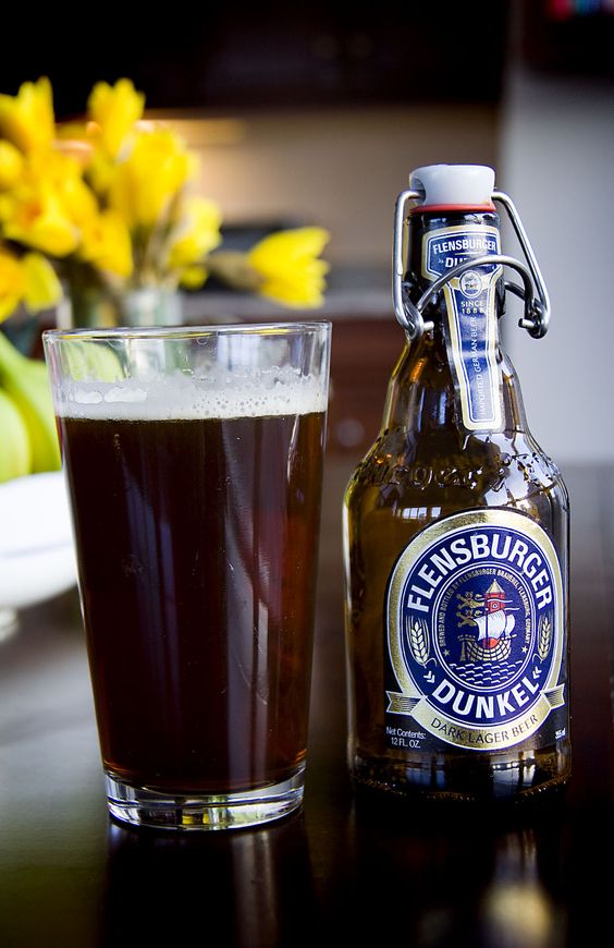 Bia FLENSBURGER DUNKEL 4,8 % (chai 330 ml)