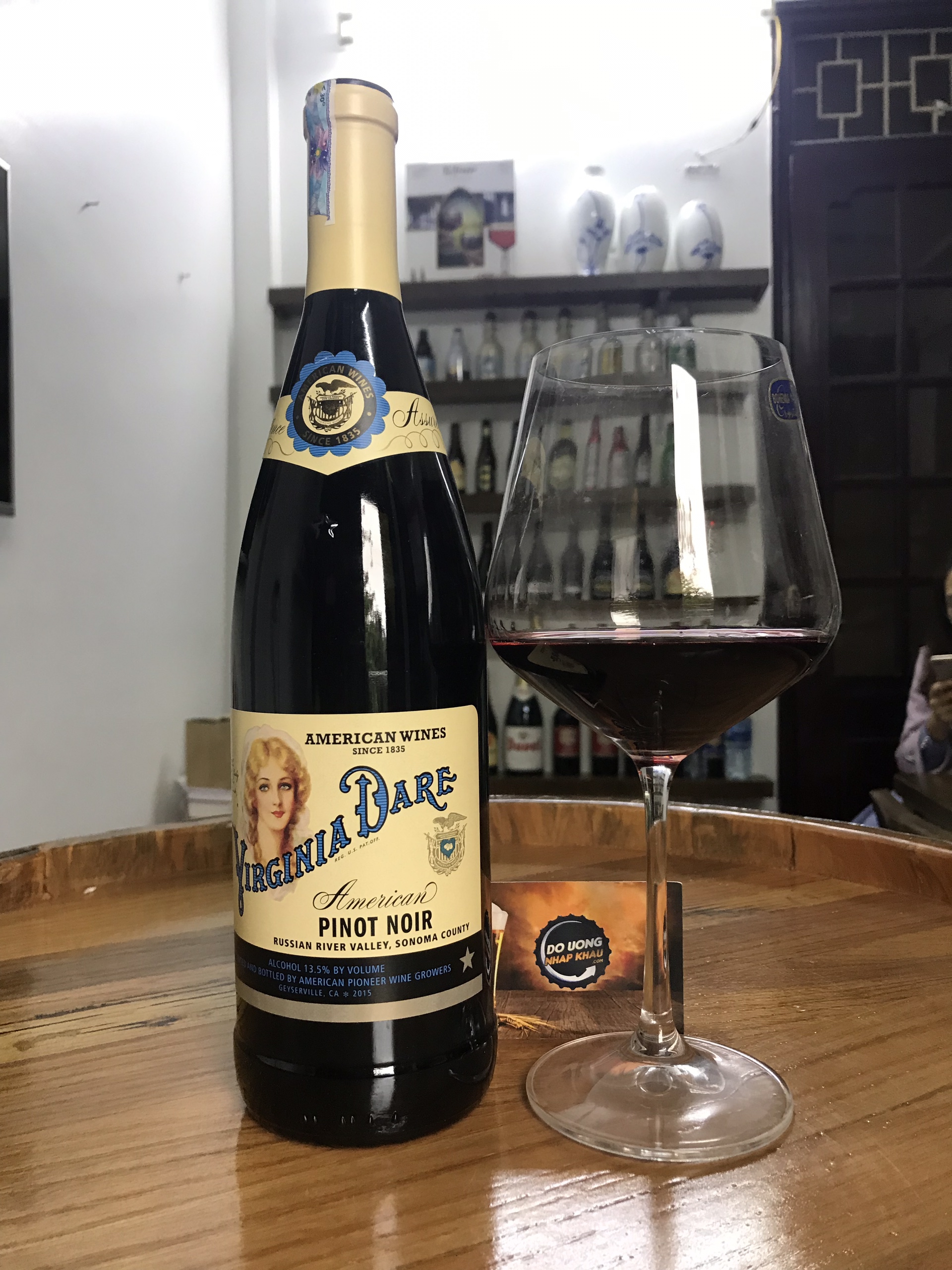 Vang Virginia Dare Pinot Noir 2015