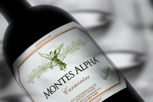 Vang Chile Montes Alpha Carmenere