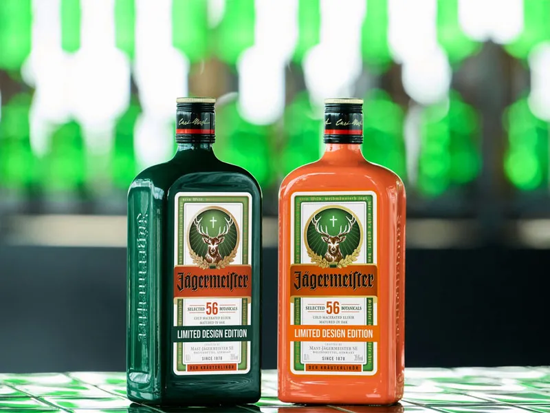 rượu đức jagermeister x pantone: herbal green