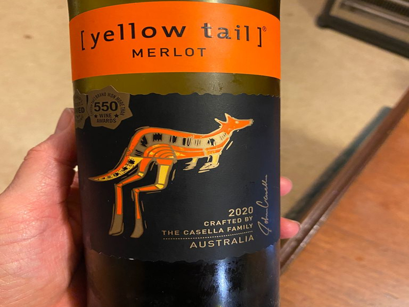 Rượu vang yellow tail merlot 750ml Rượu vang yellow tail merlot 750ml