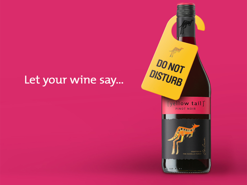 Rượu vang yellow tail pinot noir