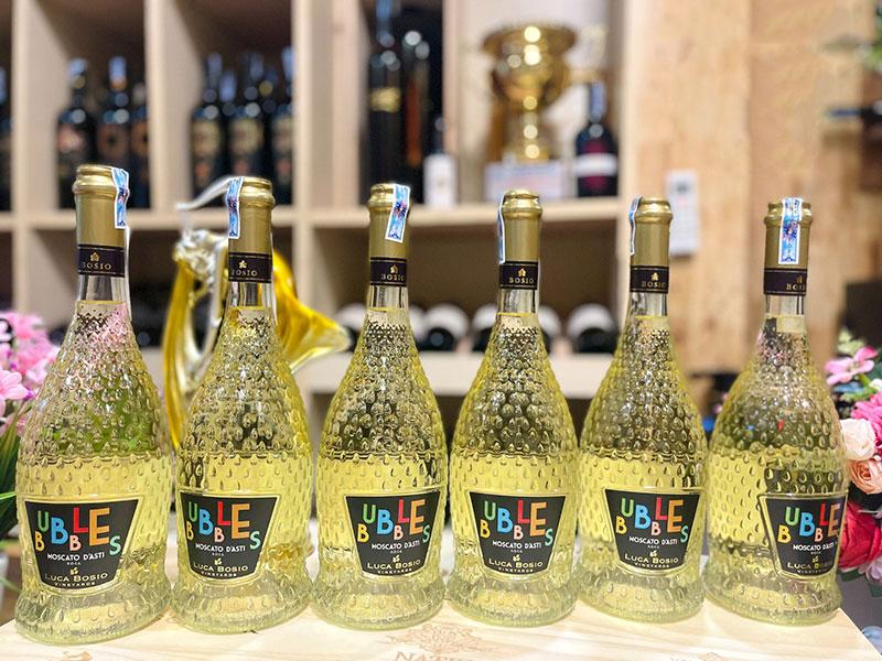 luca bosio bubbles moscato d'asti docg
