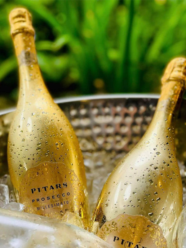 pitars colors gold,  prosecco  doc millesimato, extra dry  (gift box)
