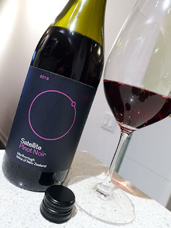 rượu satellite pinot noir rượu satellite pinot noir