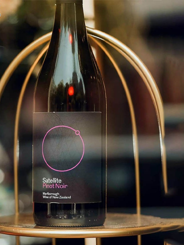 rượu satellite pinot noir rượu satellite pinot noir