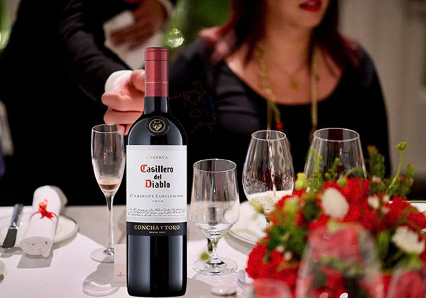 thưởng thức rượu vang nhập khẩu giá rẻ đúng cách