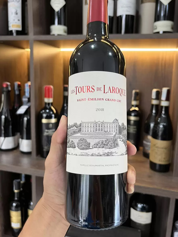 les tours de laroque aoc st-emillion grand cru 2018 ( domaine: château laroque)