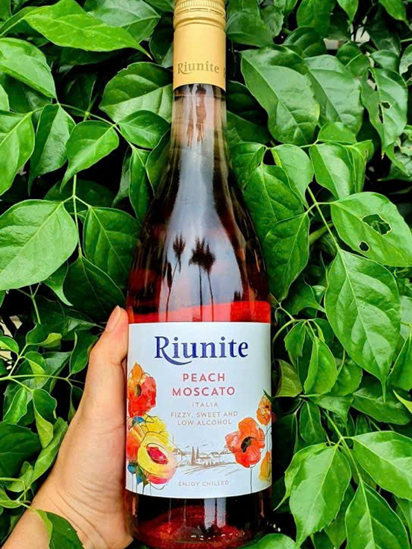 riunite peach moscato riunite peach moscato