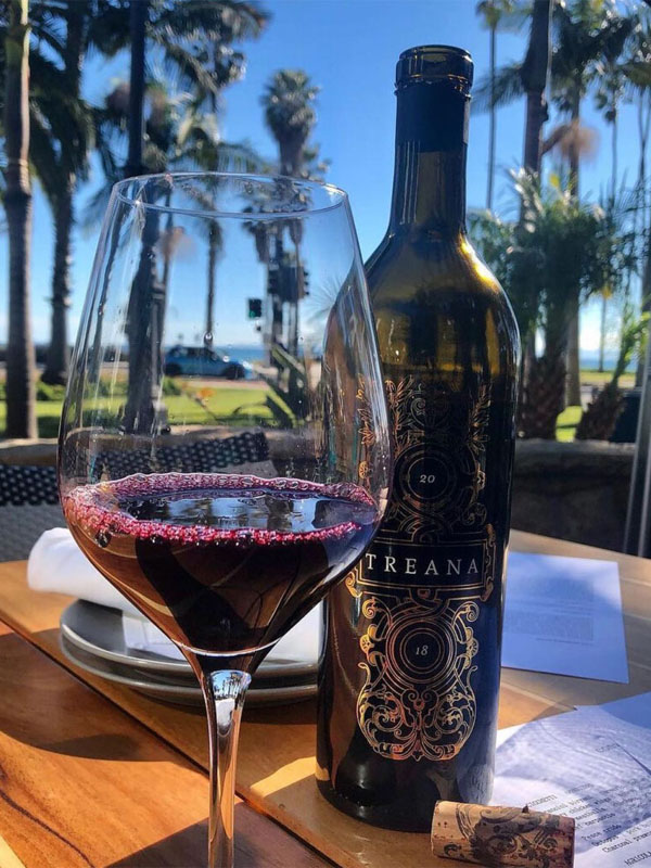 rượu vang treana red