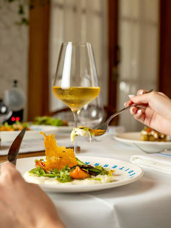 rượu vang domaine zind humbrecht brand riesling vieilles vignes rượu vang domaine zind humbrecht brand riesling vieilles vignes