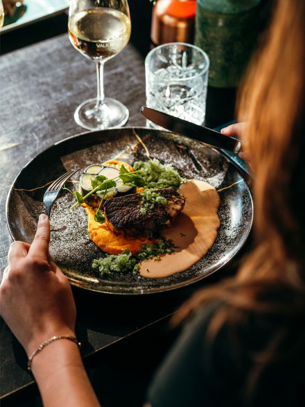 rượu vang la vieille ferme blanc