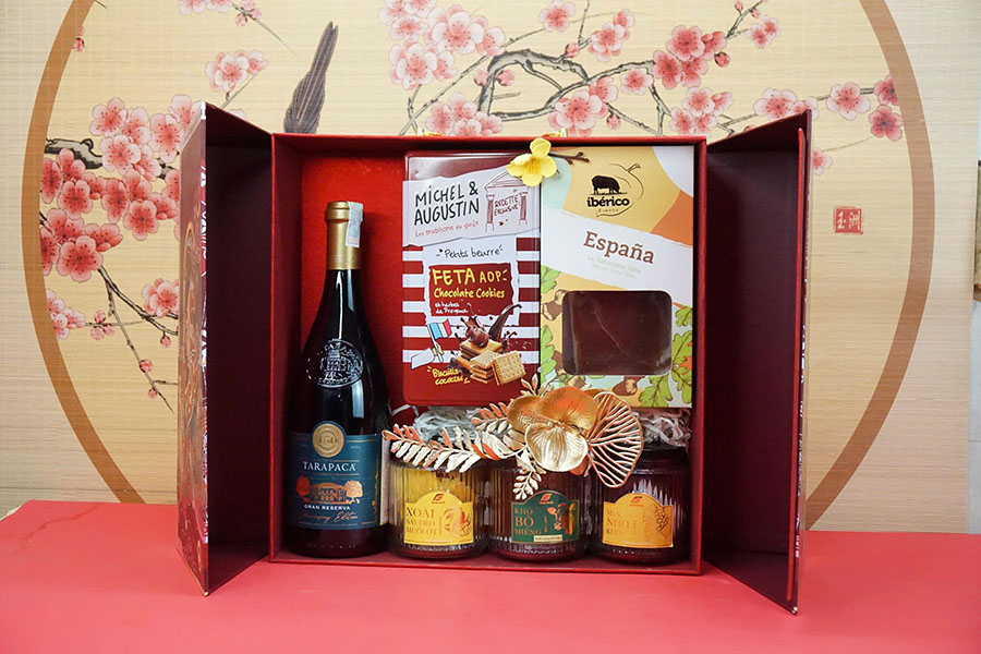 set rượu vang kèm hạt dinh dưỡng tại ba đình giá tốt nhất