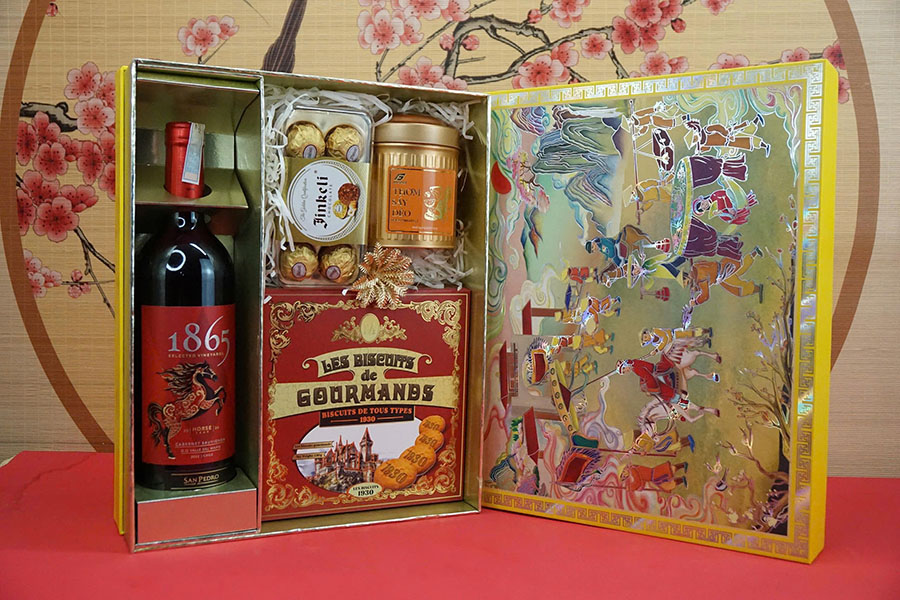 set rượu vang kèm hạt dinh dưỡng tại ba đình giá tốt nhất