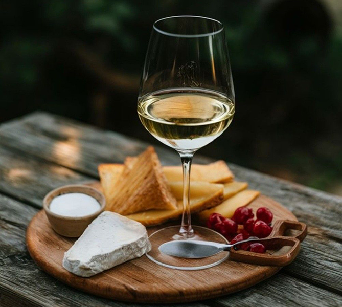 Nghệ thuật thưởng thức: Sự giao thoa giữa ẩm thực và chuẩn mực phục vụ