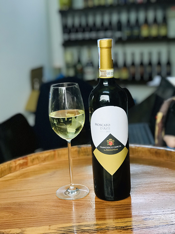 top 5 rượu vang trắng ý moscato giá rẻ, ngọt ngào nhất