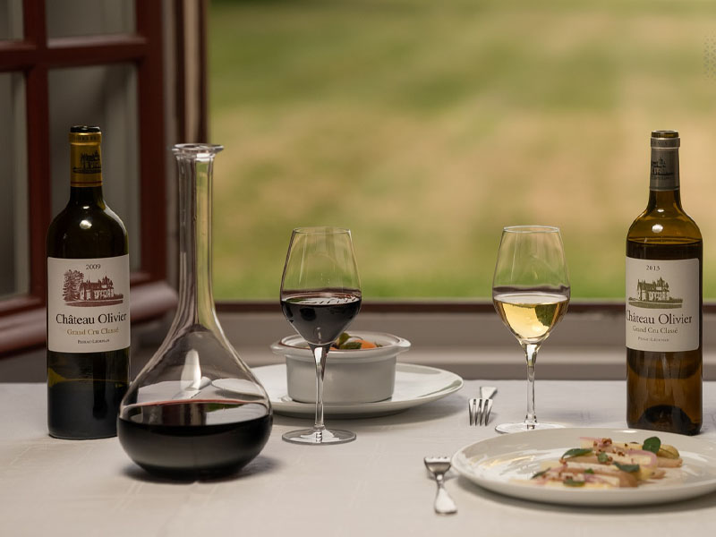 rượu vang đỏ château olivier grand cru classé 2010