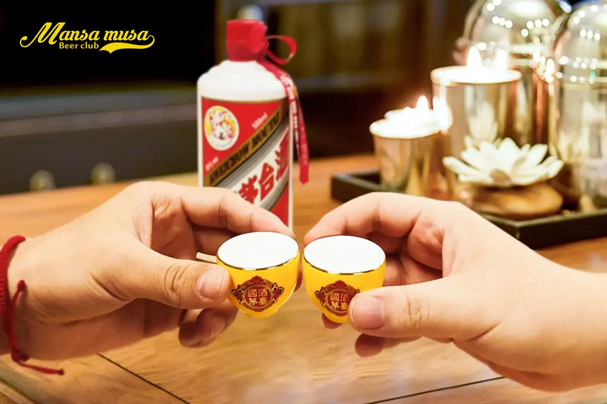 Cách uống rượu Mao Đài đúng chuẩn sành điệu nhất